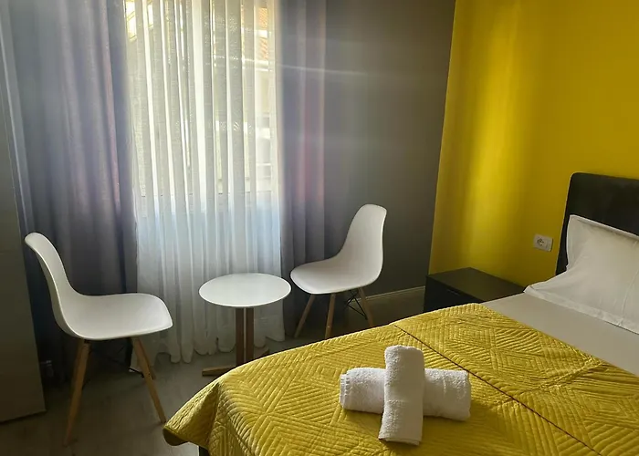 Apartahotel Algen Room's Berat